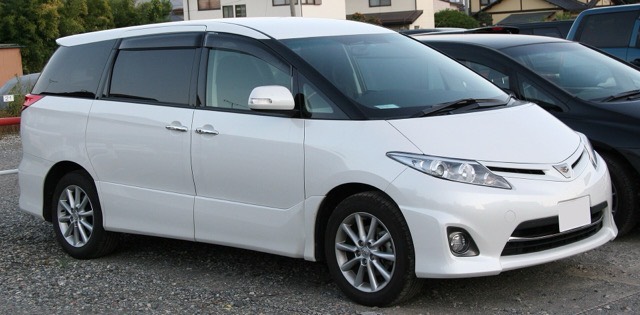Минивэн Toyota Estima